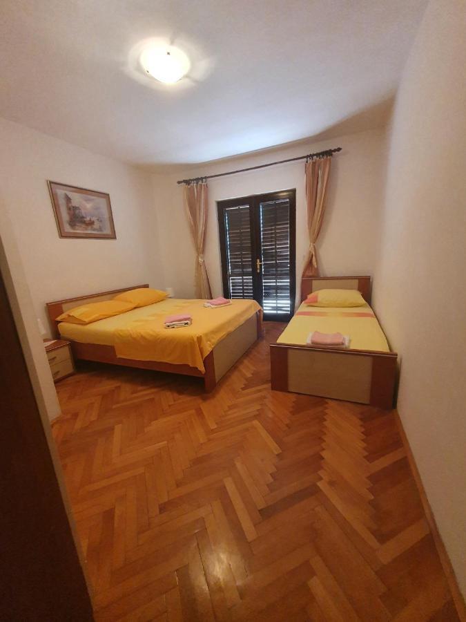 Apartments Karlo Omiš Esterno foto