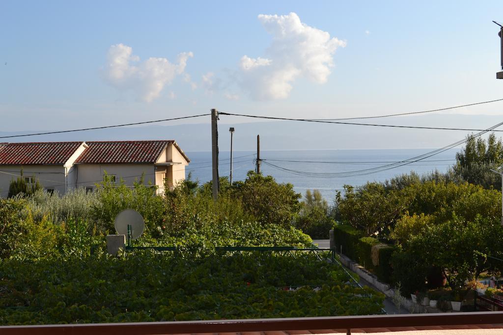 Apartments Karlo Omiš Esterno foto